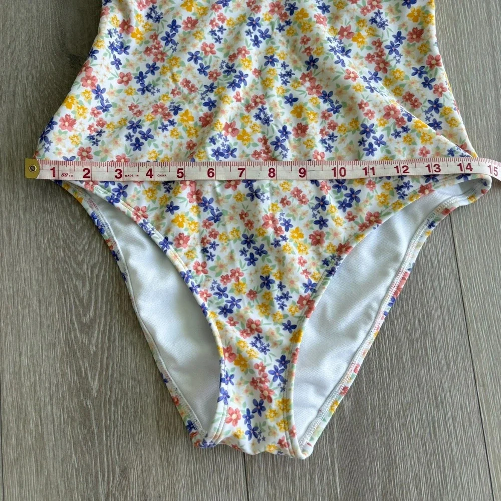 Shade & Shore Womens Ditsy Floral Ruffle Shoulder Plunge‎ One Piece Swimsuit S
